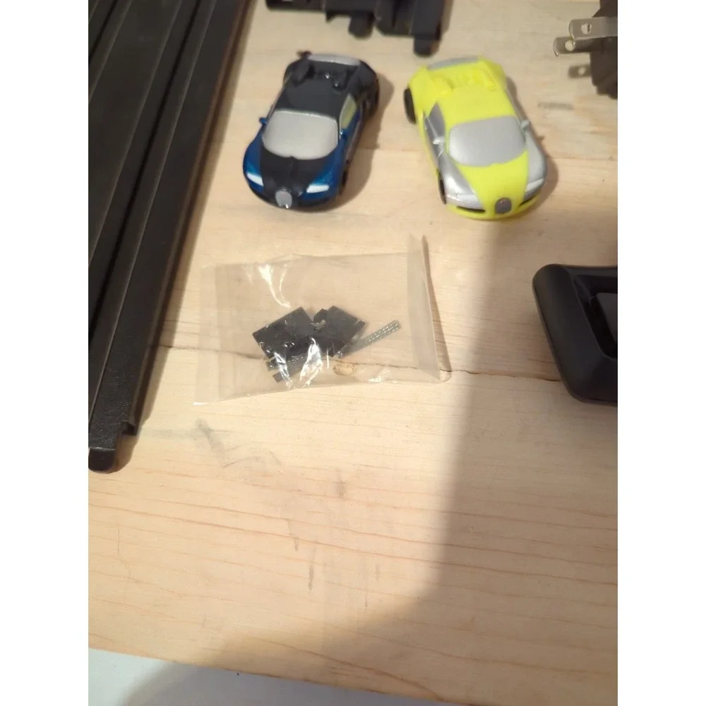 Micro SCALEXTRIC Hyper Cars BUGATTI VERYON 1:64 2015 slot cars race set no box